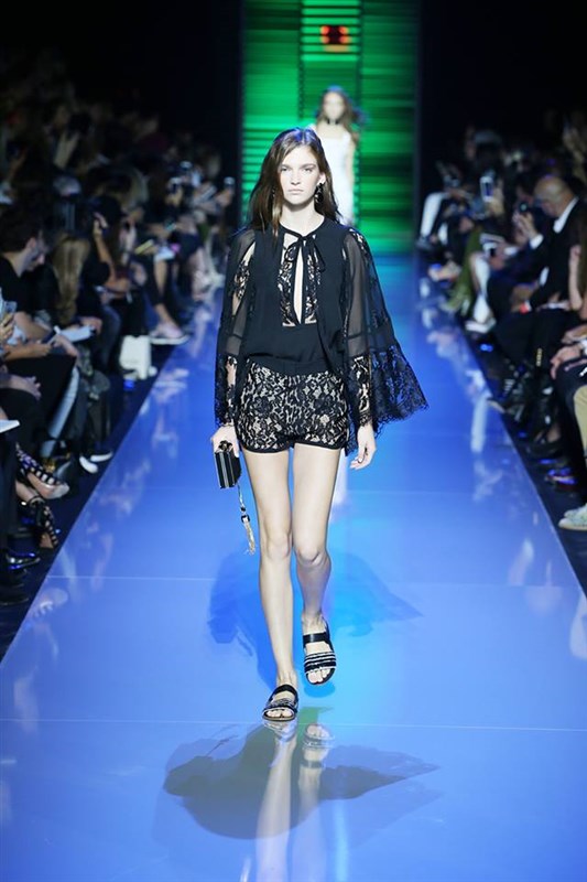 Elie Saab Ready-to-Wear Spring Summer 2016 Fashion Show